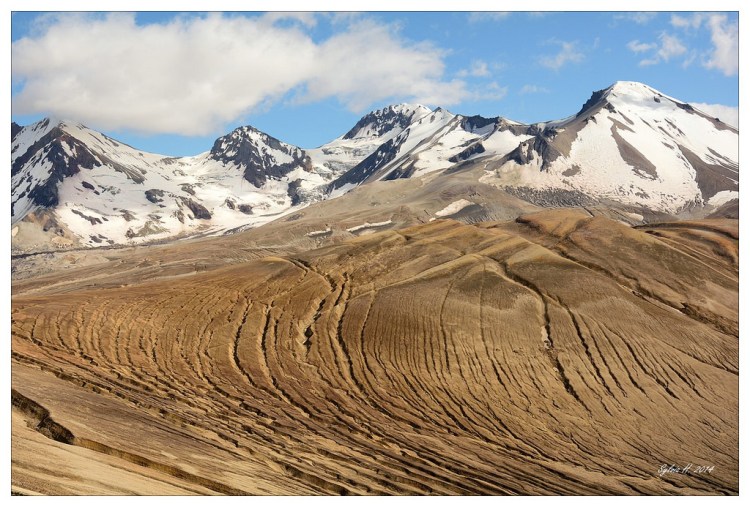 Valley of Ten Thousand Smokes.jpg